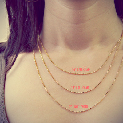 Bewusstseins Band Halskette mit persönlichem Monogramm. Brustkrebs Schmuck. Silber und Gold. Hand Stamped Schmuck von jenny vorhanden.