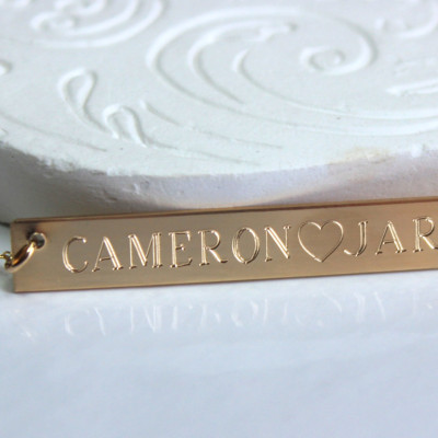Bar Gold römische Ziffer Wedding Date Gewohnheit Halskette Namensschild Horizontal Initialen Monogramm Name neckla Gravierte