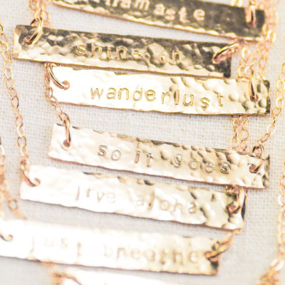 Bottled Goldbarren Halskette - Geschenk Halskette - Gold Namensschild Halskette - graviert Goldhalskette - Geschenk für Teenager Mädchen - Geschenk des Mutter Tages - Graduierung gi