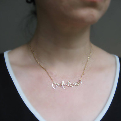 Kalligraphie Halskette mit einem kleinen Herzen personalisierten kursive Namen mit zartem Gold gefüllt Kette - Mutter Schmuck