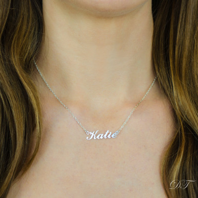 Claire Typenschild Halskette Gold - klassische Namenskette - personifizierte silberne Namensschild Halskette - personalisierte Geschenk - Custom Name Charm