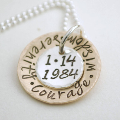 Kundenspezifische Jahrestag Datum Halskette Hand Stamped und personalisierte Sobriety Datum Schmuck