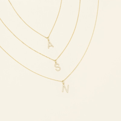 Benutzerdefinierte pflaster Stein Anfangshalskette Dainty Gold beschriftet Personalisierte Anfangshalskette Minimal Brief Halskette Initial Jewelry # DCD01