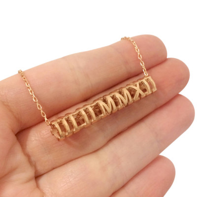 Kundenspezifische römische Ziffer Zylinder Bar Halskette - personifiziertes Datum Halskette - römische Ziffer silberne Halskette - römische Ziffer Schmuck - Datum Halskette