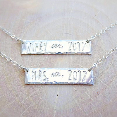 Benutzerdefinierte Namen Halskette - Braut - Engagement - Jahrestag Geschenk - handgestempelt personalisierte Bar Halskette - Frau - Frau - Sterling Silber Otis b