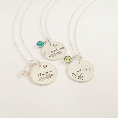 Double Sided Personalisierte Halskette Hand Stamped Sterlingsilber Amulett Geschenk für Nana Großmutter Halskette