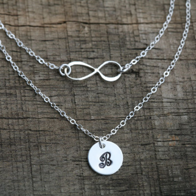 Doppellagige infinity anfängliche Halskette - personalisierte unendlich Halskette mit initialer - Brautjunfergeschenke - Layered Unendlichkeit und Initial Halskette