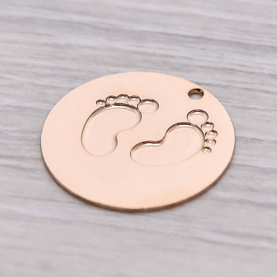 Abdrücke Halskette - Fußabdrücke Anhänger - bezeichnet Namen Halskette - eingravierten Namen Halskette - kleine Münze Halskette - Geschenk für Mama - neues Baby Geschenk