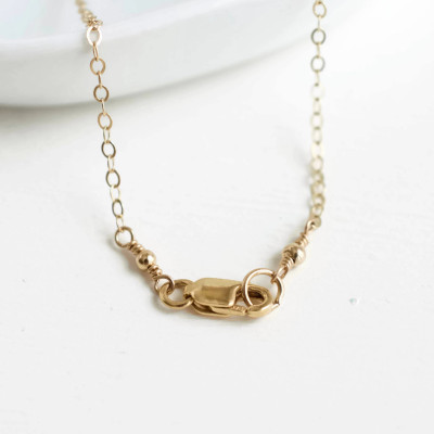 Gold Initial Halskette mit Geburtsstein Mai birthstone Halskette personifizierte Initiale Halskette Mai Geburtstags Geschenke Frauen