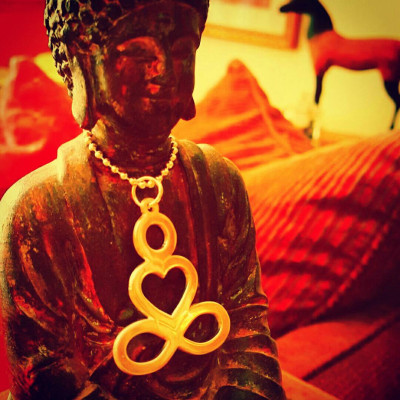 Gold überzogene Liebes Halskette Buddhismus Halskette Meditation Halskette Yoga Halskette Necklace 18k Gold überzogen Unendlichkeit Herz Halskette