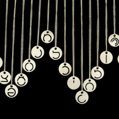 Hebrew Initial Halskette - Silber Anfangshalskette - personifizierte Brief Halskette - Alphabet Halskette - runde Anfängliche Halskette - Monogramm Halskette