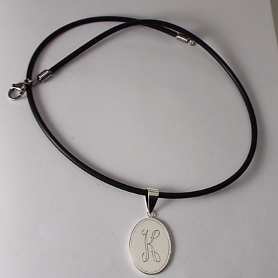 Initialen Monogramm Personalisierte Halskette Kundenspezifische gravierte Sterling Silber Oval Charm Anhänger Hand gravierte