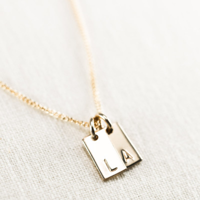 Kanae Halskette ZWEI Charme Gold Anfangs Halskette - kundenspezifische Goldhalskette - Goldbarren Halskette - Hawaii Schmuck - muttertag - Geschenk für neue Mutter