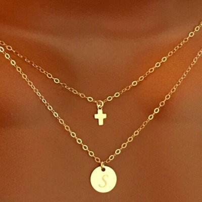 Layered Unendlich kleines Kreuz und Disc Halskette - Alle 14k Gold gefüllt - personalisierte Brief - personalisierte Geschenk