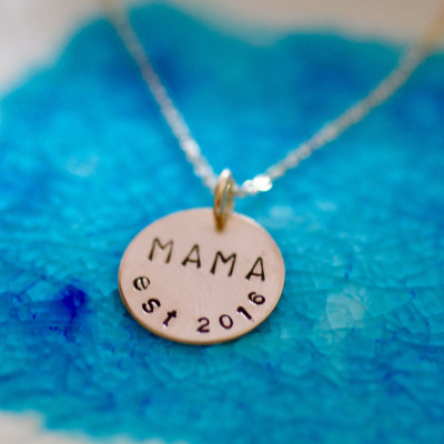 Mama Halskette Gold Charm Mom Halskette Mom Halskette New Mom Gift Mommy Halskette Geschenke für Mama Initial Schmuck Mama Schmuck