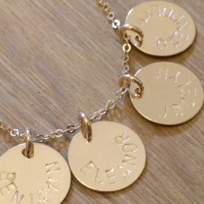 Mom Halskette Kindernamen Gold Disc Halskette Personalisierte Schmuck personalisierte Weihnachtsgeschenke gravierte Gold Großmutter Halskette