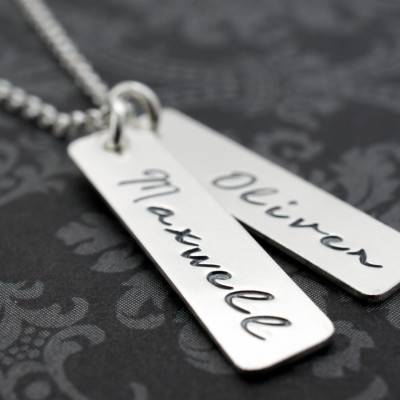 Die Mutter Baby Name Halskette ZWEI personalisierte Namen Anhänger in Sterling Silber Rechteckige Halskette für Mamma