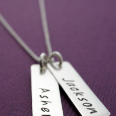 Die Mutter Baby Name Halskette ZWEI personalisierte Namen Anhänger in Sterling Silber Rechteckige Halskette für Mamma