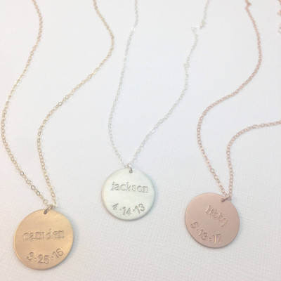 Personalisierte Baby Name Geburtstag Disc Halskette - neues Baby Geschenk - individuell gestaltete Disc Kreis Halskette - Push Geschenk für Mama - Mama Schmuck Geschenk