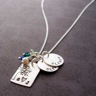 Personalisierte Family Tree Halskette Unter der Eiche Anhänger Custom Hand Stamped Paare Initialen Tree of Life Charm von EWD