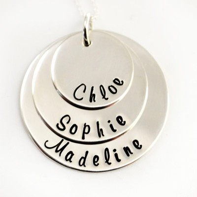 Personalisierte Mama Schmuck Hand Stamped Halskette handgestempelt Geburtsdatum - Sterling Silber Geschenk für Mutter - Großmutter