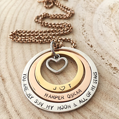 Personalisierte Halskette für Mutter - Handgestempelter Schmuck - Namenskette - Allergikerfreundlich - Geschenk für Mama