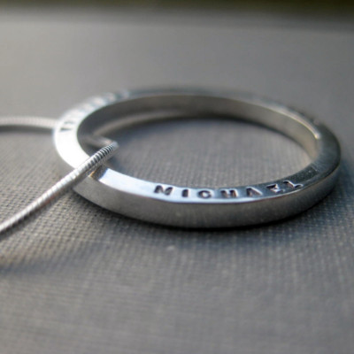 Personalisierte Ring Halskette Tiny Font - Profil - Memory Halskette