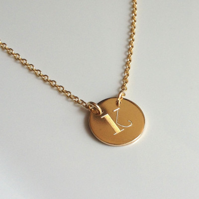 Petite Gold Anfangshalskette Winzige Goldcharme Personalisierte Halskette Individuelle Gravur Simple Gold Halskette