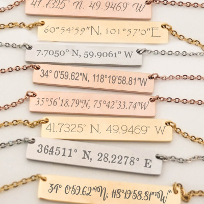Silberbarren Halskette - personifizierte römische Ziffer Halskette - Custom Name - Monogramm Halskette - kundenspezifische Koordinaten - Brautjungfern Geschenk - Namenskette