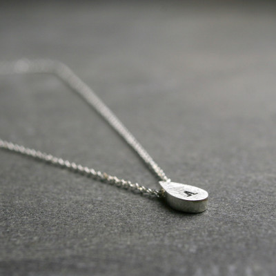 Tiny Sterlingsilber birnenförmige Anfangsmonogramm personifizierte Tropfen Halskette