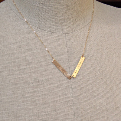 V förmige Bar Halskette - Bar Typenschild Halskette - Zitat Halskette - personifizierte Chevron Bar Halskette - Hand Stamped Gold oder Silber Halskette