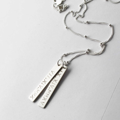 Vertikale Bar Halskette - römische Ziffern - personalisierte Schmuck - Geschenk für sie - Wedding Date Silber - Rose - Goldhalskette - The Silver Wren