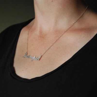 Wort Halskette: Intrepid Hand Cut recyceltes Silber auf Kette