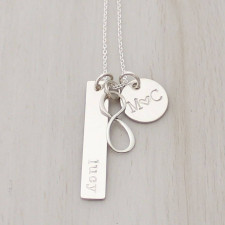 Deine persönliche Infinity Kette: Liebe, die ewig funkelt
