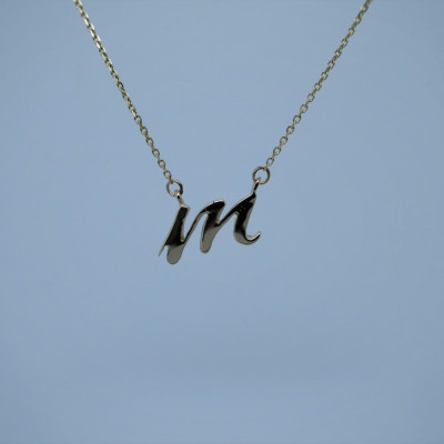 Initiale „m“ Halskette