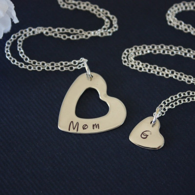 Mutter und Tochter Herz Halskette personifiziert - Herz Charme - Sterling Silber - Monogramm Halskette - GG - Gigi - Tochter - Mutter Tagesgeschenk