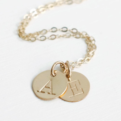 Gold Initial Halskette Mütter Personalisierte Zwei Anfangscharme Halskette für Mamma Kinder Erste Halskette Familien Halskette