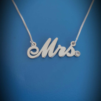 Nennen Charm Halskette mit GLÜCKSSTEIN Trisha Paytas Halskette Wedding Gift Namenskette Namensschild Halskette Hochzeit Halskette