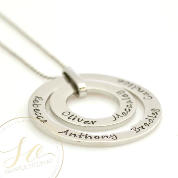 Name des Washer Duo Anhänger mit Kette - Personalisierte Hand Stamped Schmuck - Edelstahl Silber - Gold IP oder Rose Gold IP