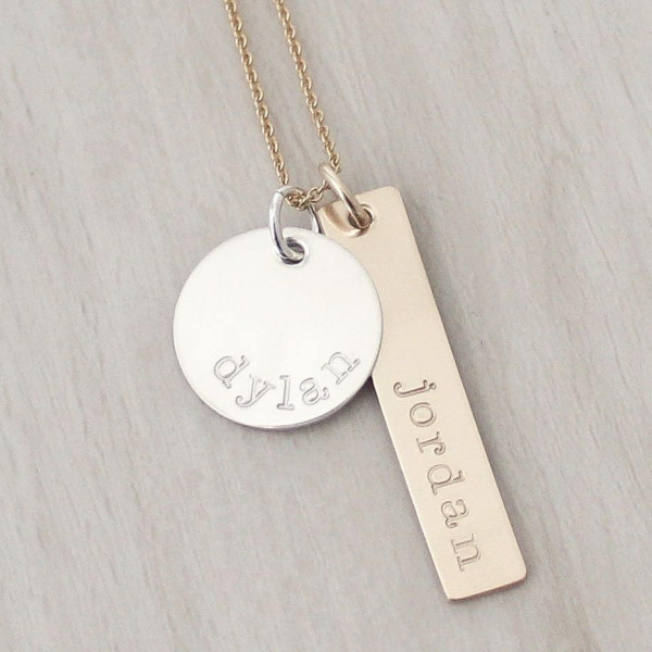 Personalisierte Namenskette Zwei Hand Stamped Namen Anhänger in Mixed Metals Mutter Halskette Silber Namenskette Gold Namenskette