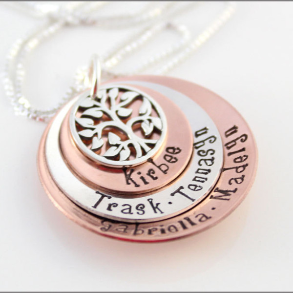 Einzigartige Geschenke für Sie | Personifizierte Großmutter Halskette - Weihnachtsgeschenke für Großmutter - Tree of Life Charm - Mischmetallnamenskette