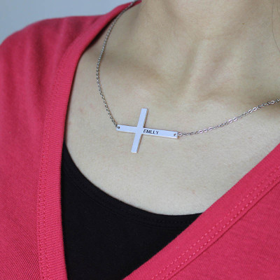 Silber lateinisches Kreuz Halskette Gravierte Namens 1 - 25"