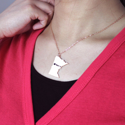 Benutzerdefinierte Minnesota State geformte Halskette mit HeartName Rose Gold