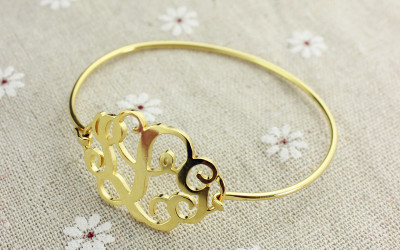 Personalisierter Schmuck mit Gravur: 925 Silber & 18K Gold für Ihre Geschichte