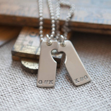 Schmuck mit Seele: Handgefertigt – Deine Geschichte in Gold & Silber