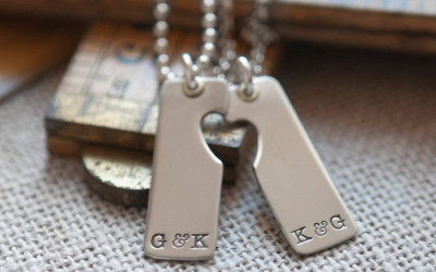 Schmuck mit Seele: Handgefertigt – Deine Geschichte in Gold & Silber