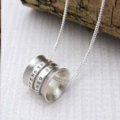 Personalisierte Silber Spinner Anhänger - Individuelle Gravur - Handgefertigt - Hochwertiges Geschenk