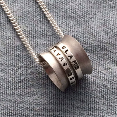 Personalisierte Silber Spinner Anhänger - Individuelle Gravur - Handgefertigt - Hochwertiges Geschenk