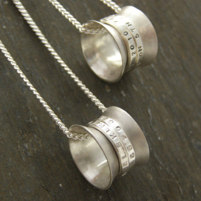 Personalisierte Silber Spinner Anhänger - Individuelle Gravur - Handgefertigt - Hochwertiges Geschenk
