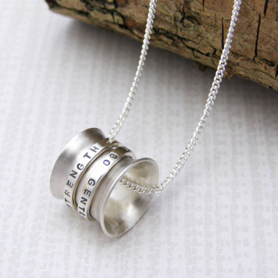 Personalisierte Silber Spinner Anhänger - Individuelle Gravur - Handgefertigt - Hochwertiges Geschenk